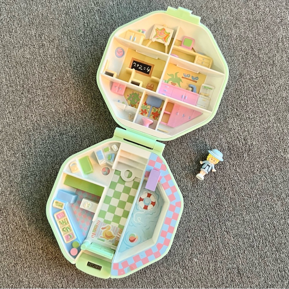 Rare Vintage 1990 Bluebird Toys Polly Pocket: Polly’s School